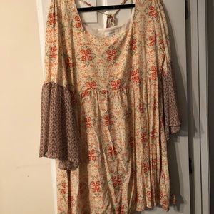 Umgee tunic with sleeves